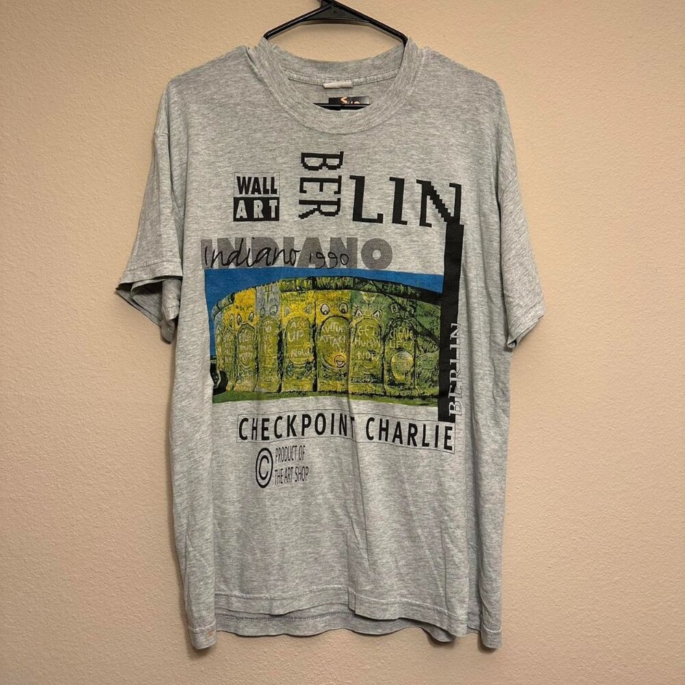 Vintage 90s Berlin Wall Art Indiano Germany Tourist Grey Tee